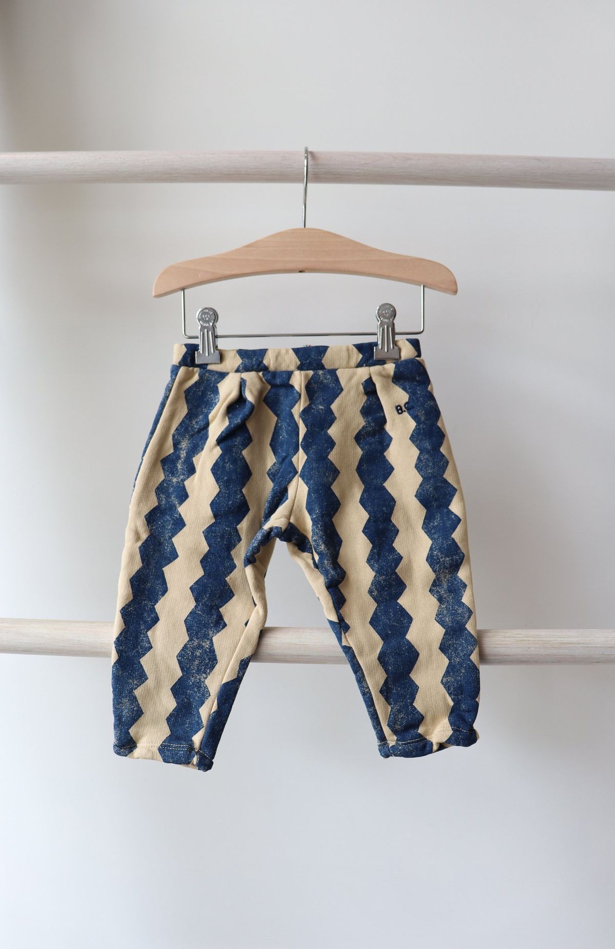 Pantalones estampados con rombos